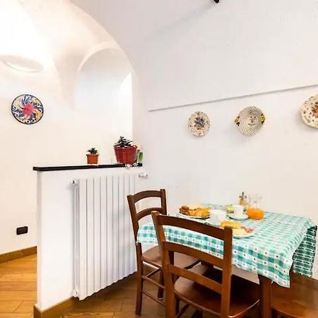 Bed & Breakfast L'Erica Finale Ligure Exteriör bild
