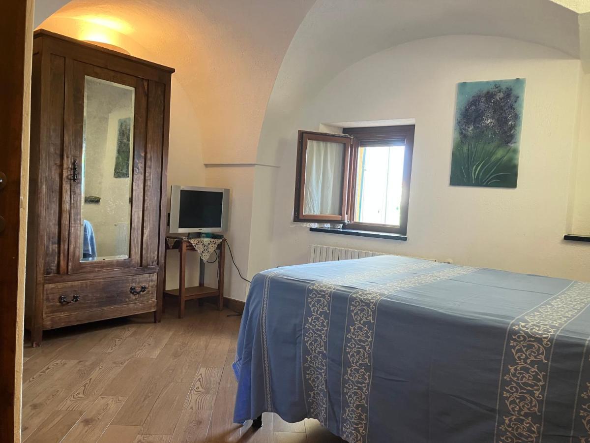 Bed & Breakfast L'Erica Finale Ligure Exteriör bild