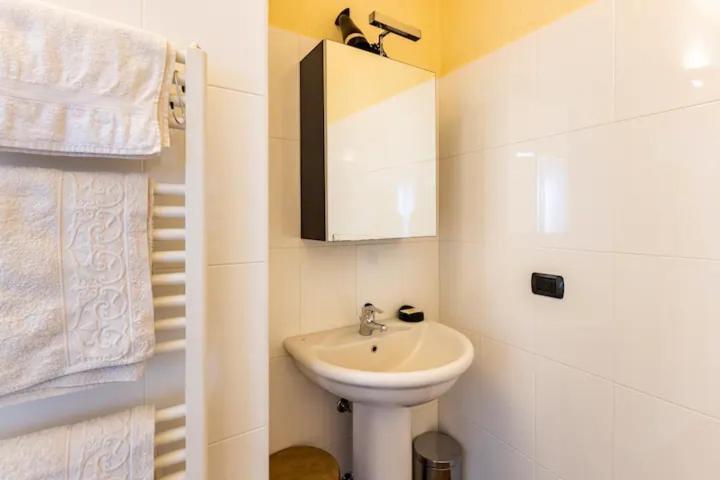 Bed & Breakfast L'Erica Finale Ligure Exteriör bild