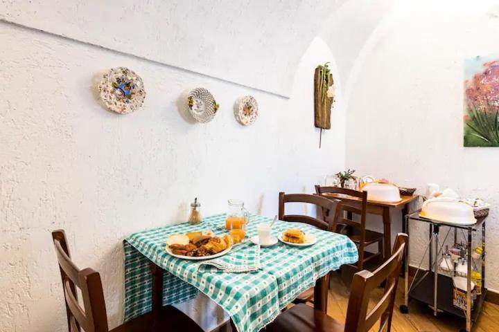Bed & Breakfast L'Erica Finale Ligure Exteriör bild